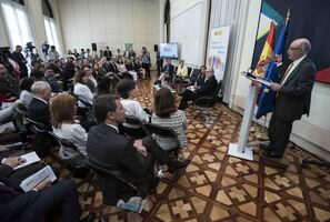 Acto de inauguración de la semana. Ministro